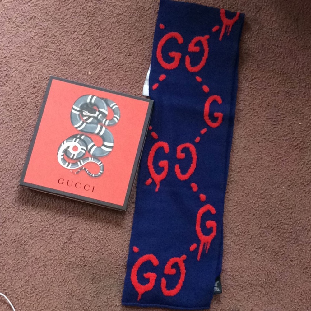 Gucci GG scarf